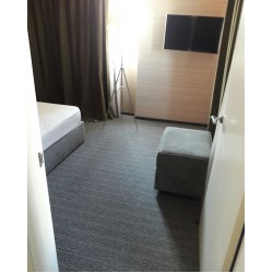 Килимова плитка Condor Solid Stripes 175 у номері готелю березень 2018